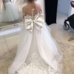 White Exquisite Princess High-end Custom Made Wedding Appliqued Lace Tulle Children's Gowns - Image 5